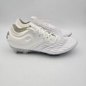 Under Armour Magnetico Elite 3 FG White Soccer Cleats Womens Size 10